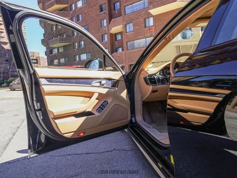 Used 2012 Porsche Panamera 4 image 44