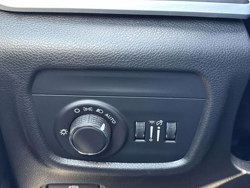 New 2025 Jeep Grand Cherokee Altitude image 17