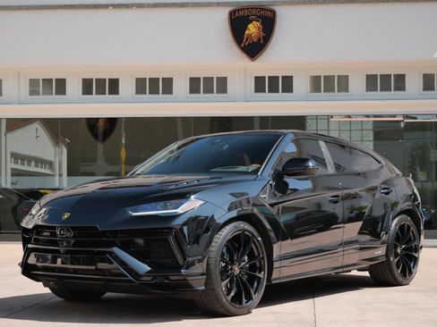 Used 2023 Lamborghini Urus S image 10