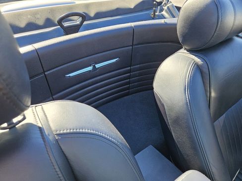 Used 2004 Ford Thunderbird image 14