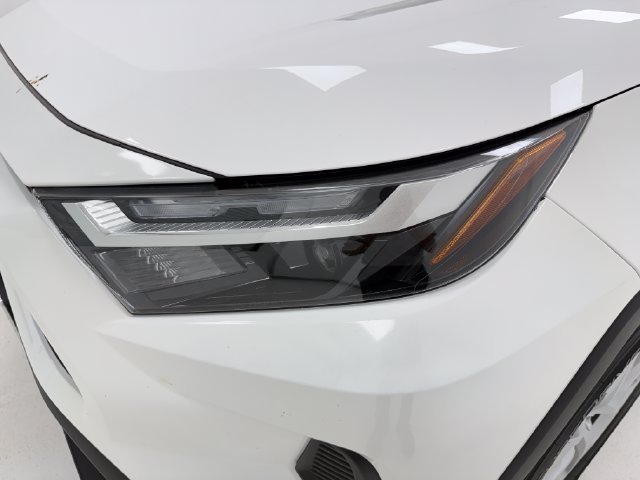 Used 2025 Toyota RAV4 LE FWD image 6