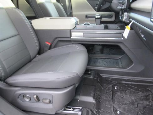 New 2026 GMC Hummer EV 4x4 Crew Cab image 10