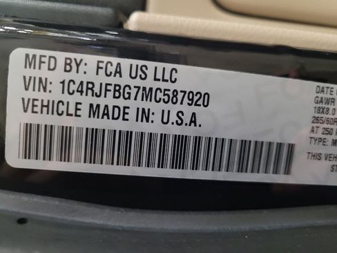 Used 2021 Jeep Grand Cherokee Limited w/ Premium Lighting Group AWD/4WD image 33