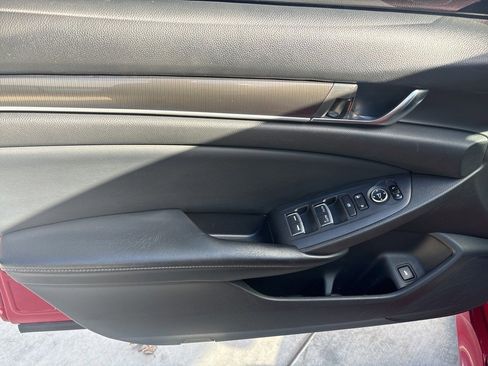Used 2018 Honda Accord Sport image 7