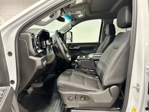 Used 2025 Chevrolet Silverado 2500 LT w/ Convenience Package AWD/4WD image 16