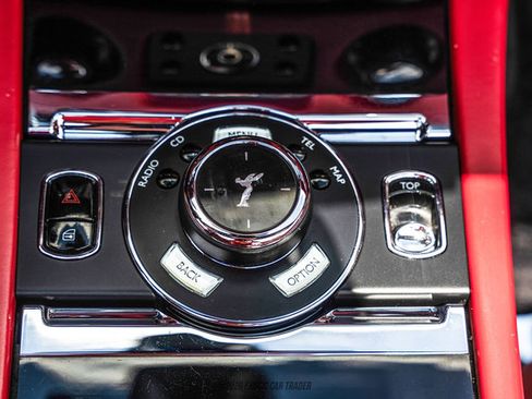 Used 2016 Rolls-Royce Dawn RWD image 44