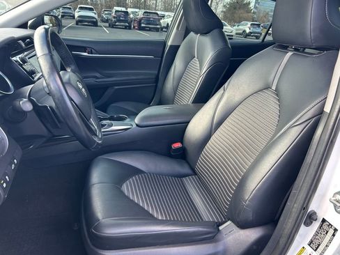 Used 2018 Toyota Camry L image 20
