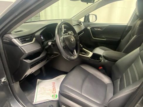 Used 2023 Toyota RAV4 XLE Premium image 10