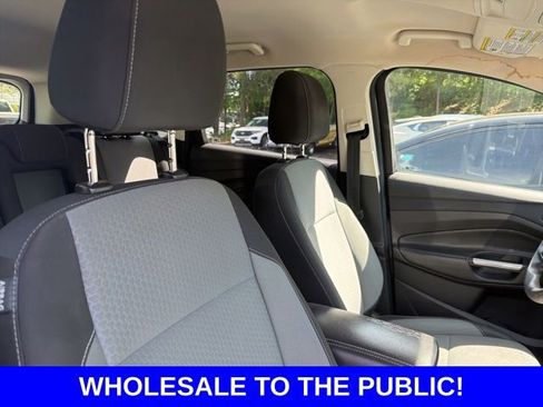 Used 2017 Ford Escape SE w/ Equipment Group 201A FWD image 10