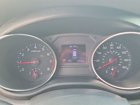 Used 2020 Kia Sedona L image 28