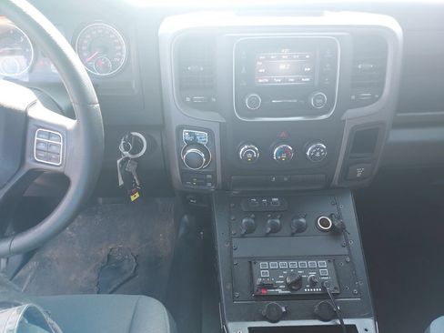 Used 2022 RAM 1500 4x4 Crew Cab Classic w/ Chrome Appearance Group image 20