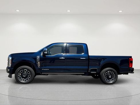 Used 2024 Ford F250 Platinum w/ FX4 Off-Road Package AWD/4WD image 3