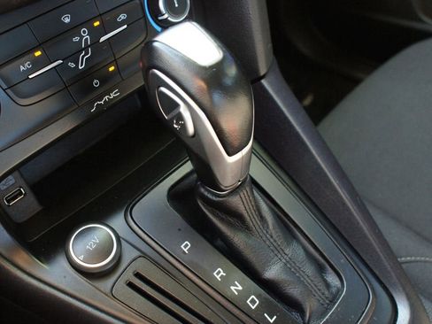 Used 2015 Ford Focus SE image 10