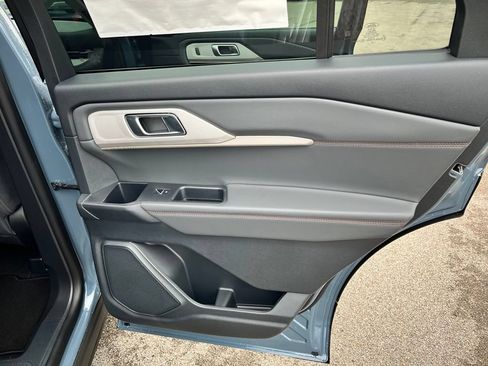 New 2026 Ford Explorer Active RWD image 13