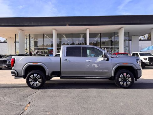 Used 2025 GMC Sierra 2500 Denali w/ Denali Reserve Package image 6
