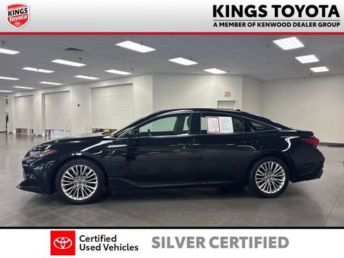 Certified 2019 Toyota Avalon Limited w/ Advanced Safety Package FWD image 5