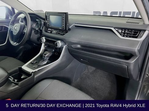 Used 2021 Toyota RAV4 XLE AWD/4WD image 31