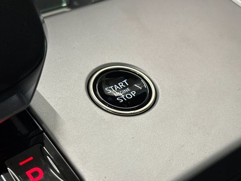 New 2026 Land Rover Range Rover SE image 28