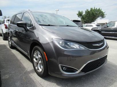 Used 2020 Chrysler Pacifica Touring-L Plus w/ Tire & Wheel Group