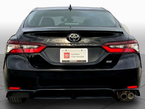 Used 2021 Toyota Camry SE w/ Convenience Package image 5