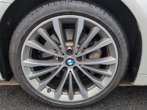 Used 2023 BMW 530i xDrive w/ Premium Package image 10