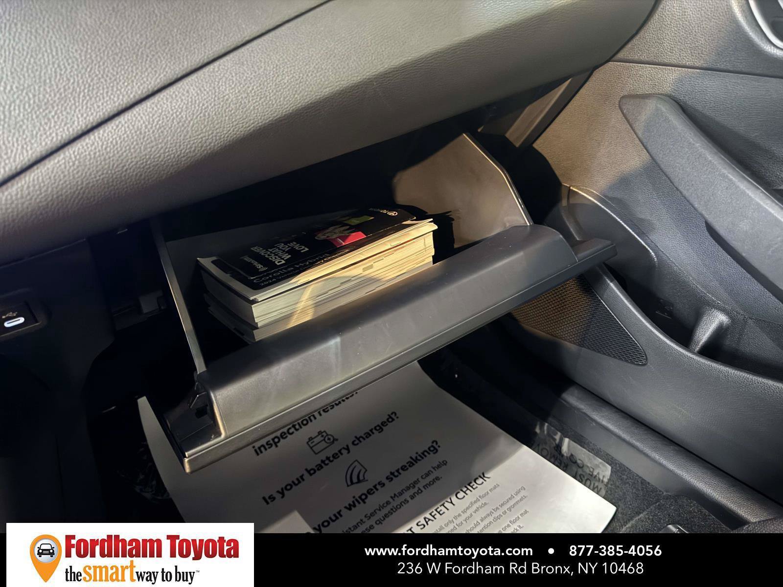 Used 2024 Toyota Corolla LE FWD image 31