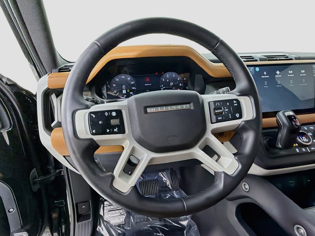 Certified 2024 Land Rover Defender 130 X-Dynamic SE AWD/4WD image 11