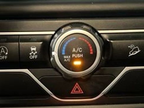 Used 2019 Jeep Wrangler Unlimited Sport S image 36