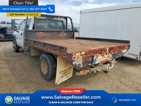 Used 2005 GMC Sierra 3500 W/T w/ Heavy-Duty Power Package image 3