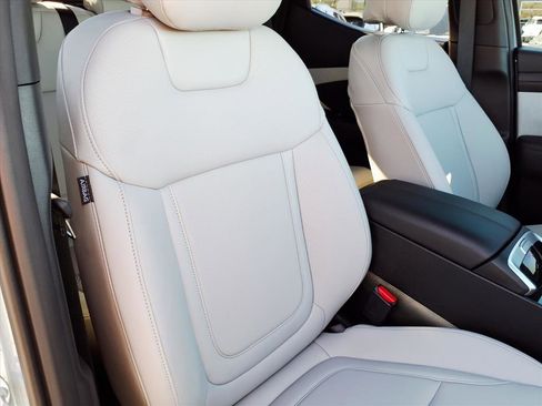 Certified 2025 Hyundai Santa Cruz SEL image 12