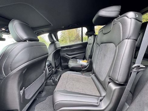 New 2025 Jeep Grand Cherokee L Altitude image 15