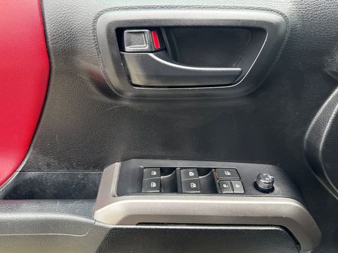 Used 2022 Toyota Tacoma 4x4 Double Cab image 11