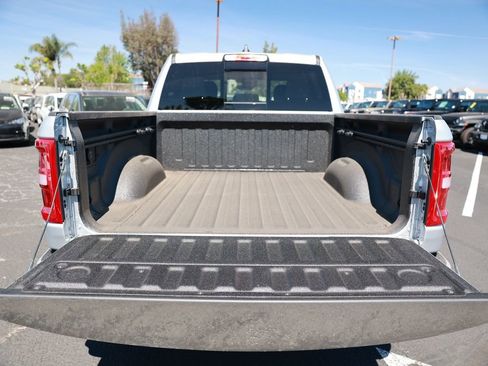 New 2026 RAM 1500 4x4 Crew Cab image 33
