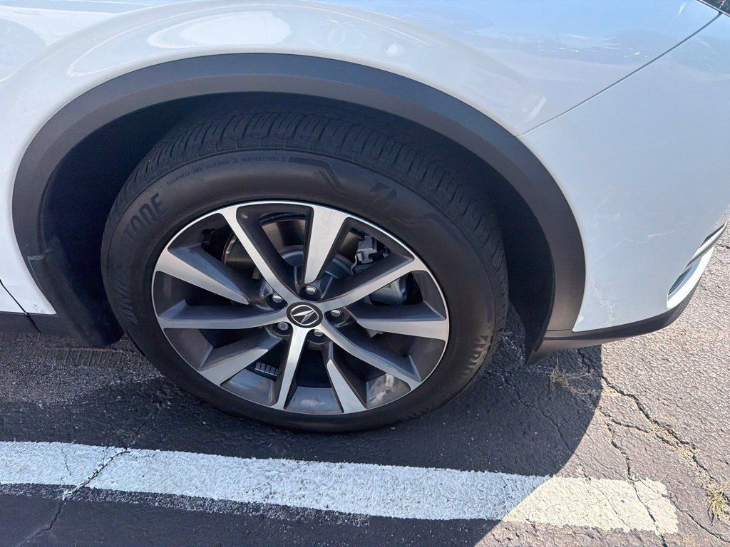 Certified 2025 Acura MDX w/ Technology Package AWD/4WD image 4