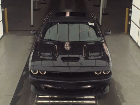 Used 2020 Dodge Challenger GT image 2