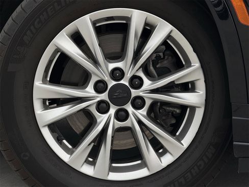 Used 2024 Cadillac XT6 Luxury image 9