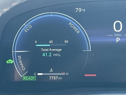 Used 2025 Toyota Camry XLE image 8