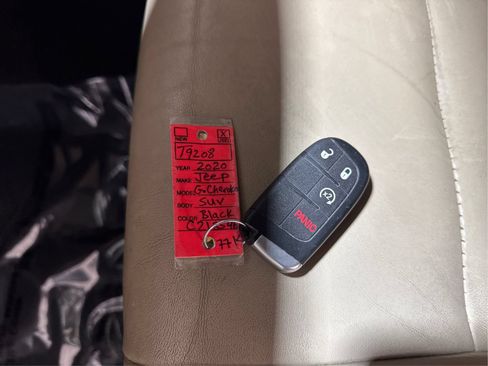 Used 2020 Jeep Grand Cherokee Limited AWD/4WD image 31