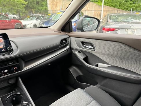 Used 2023 Nissan Rogue SV AWD/4WD image 19