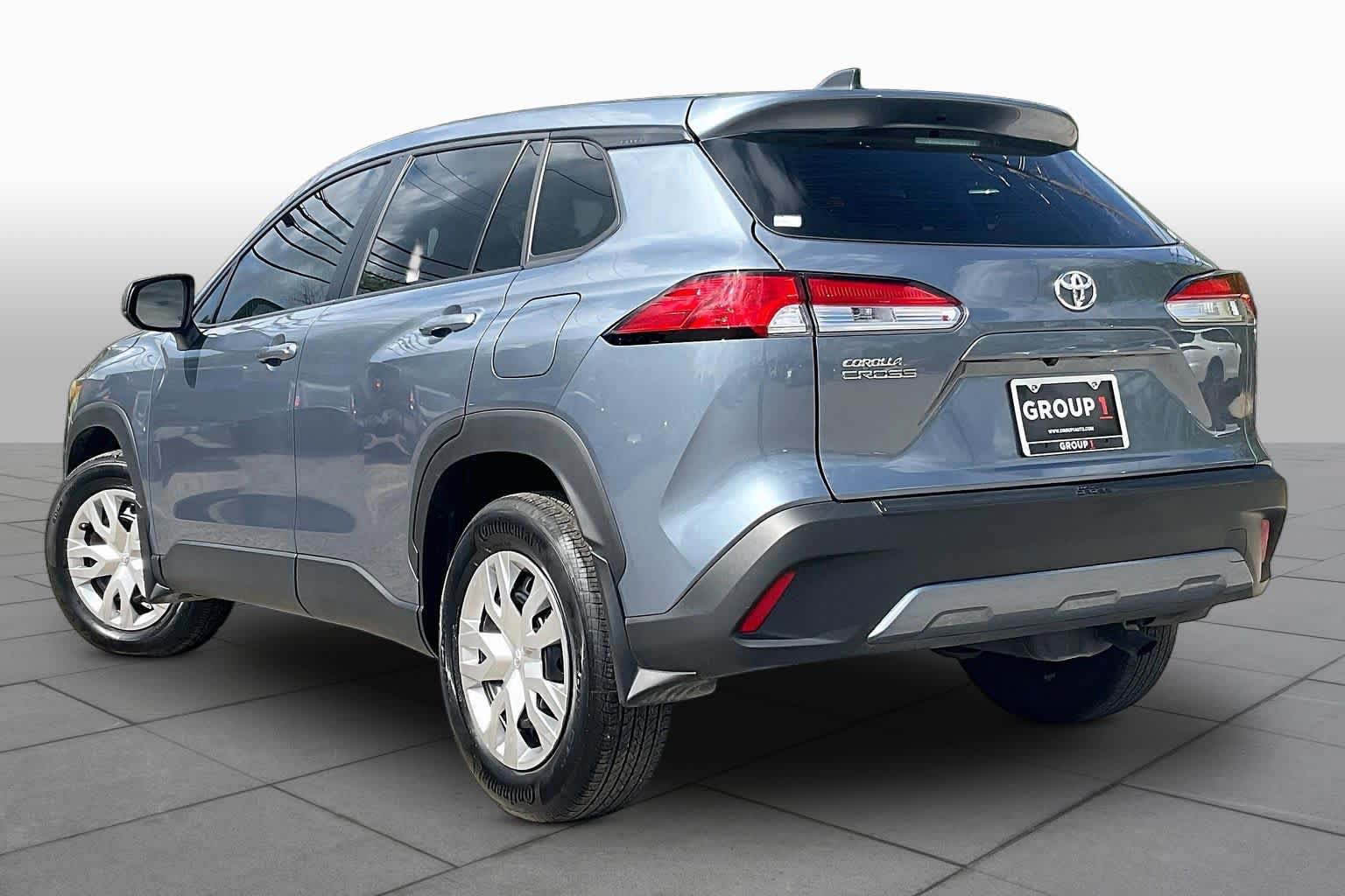 Used 2025 Toyota Corolla Cross L FWD image 12