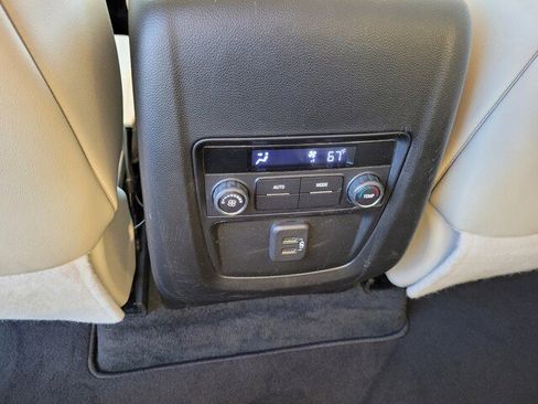 Used 2023 Buick Enclave Essence image 16