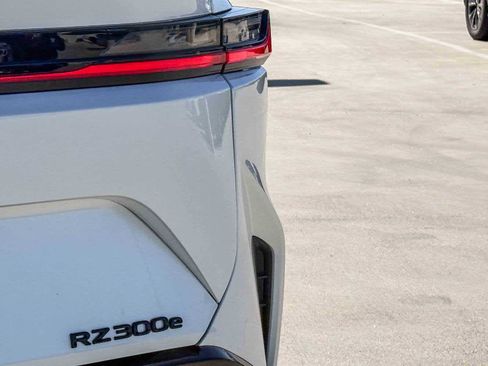 Certified 2025 Lexus RZ 300e FWD image 11