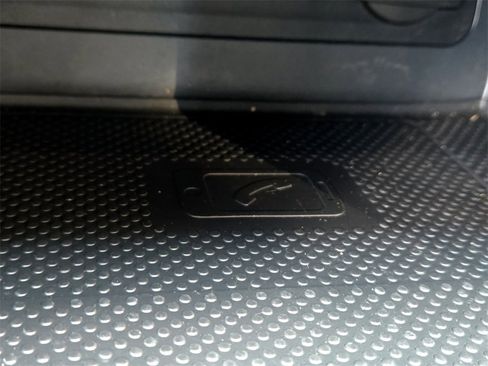 Used 2021 Volkswagen Atlas Cross Sport SE image 22