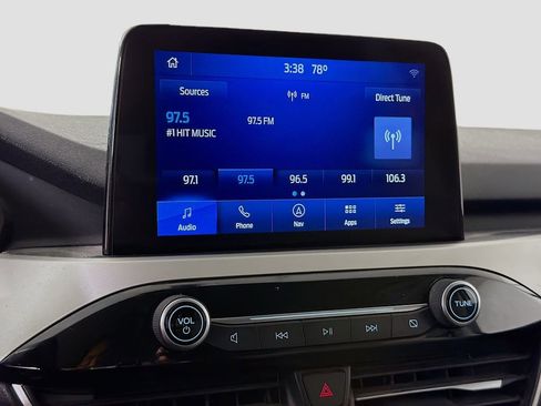 Used 2021 Ford Escape SE w/ SE Sport Appearance Package FWD image 16