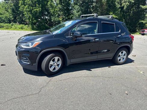 Used 2019 Chevrolet Trax LT w/ Driver Confidence Package FWD image 1