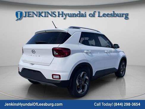 New 2026 Hyundai Venue SEL FWD image 4