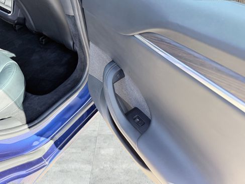 Used 2022 Tesla Model S image 38