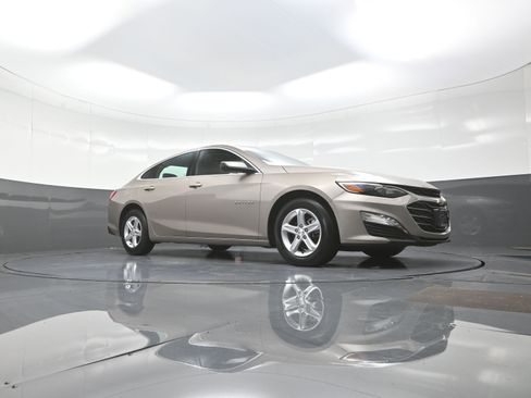 Used 2024 Chevrolet Malibu LT image 9