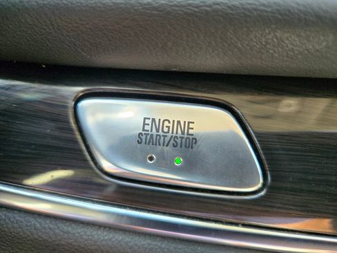 Used 2022 Buick Enclave Essence image 31