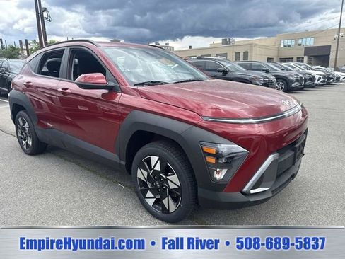 Used 2024 Hyundai Kona SEL AWD/4WD image 2